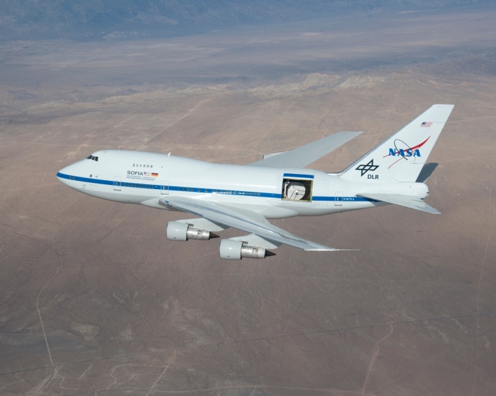 First flight of SOFIA with open telescope cavity and covered primary mirror, 18 December 2009